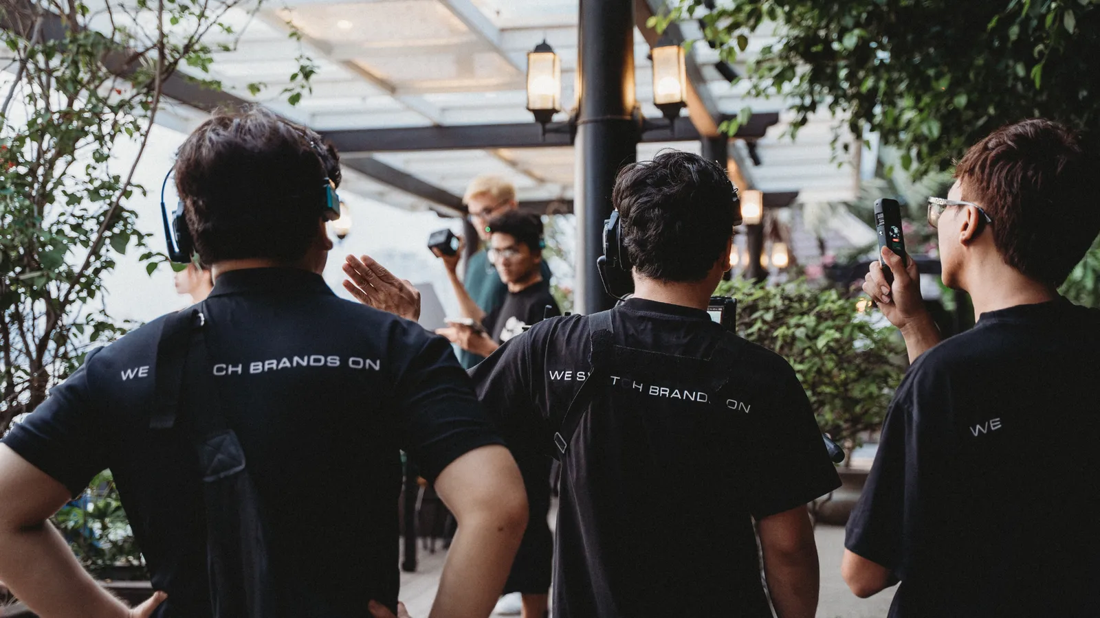 The production crew behind the Ẩm Thực Việt “Chất” MV