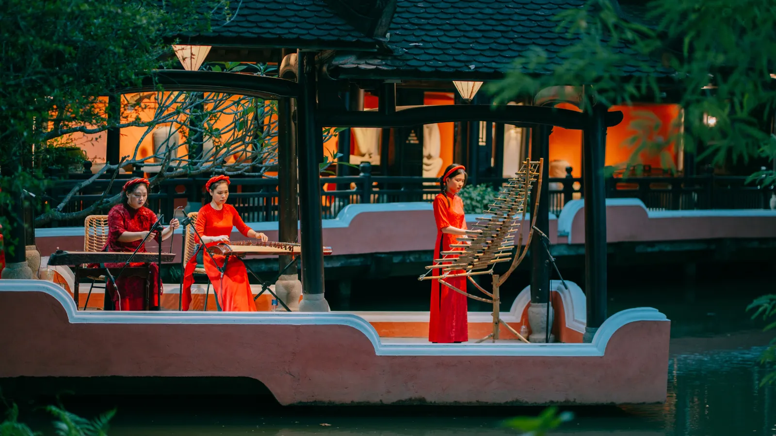 Habour of Time: The Intersection of Vietnamese Cuisine, Art, and Traditional Culture