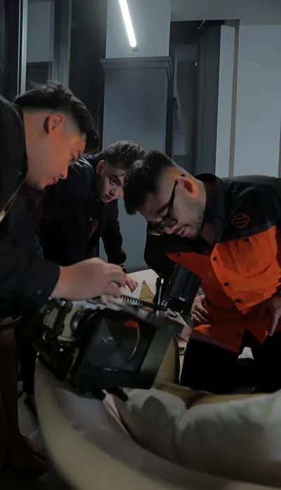 Mưa Lăn Trên Kính Rơi