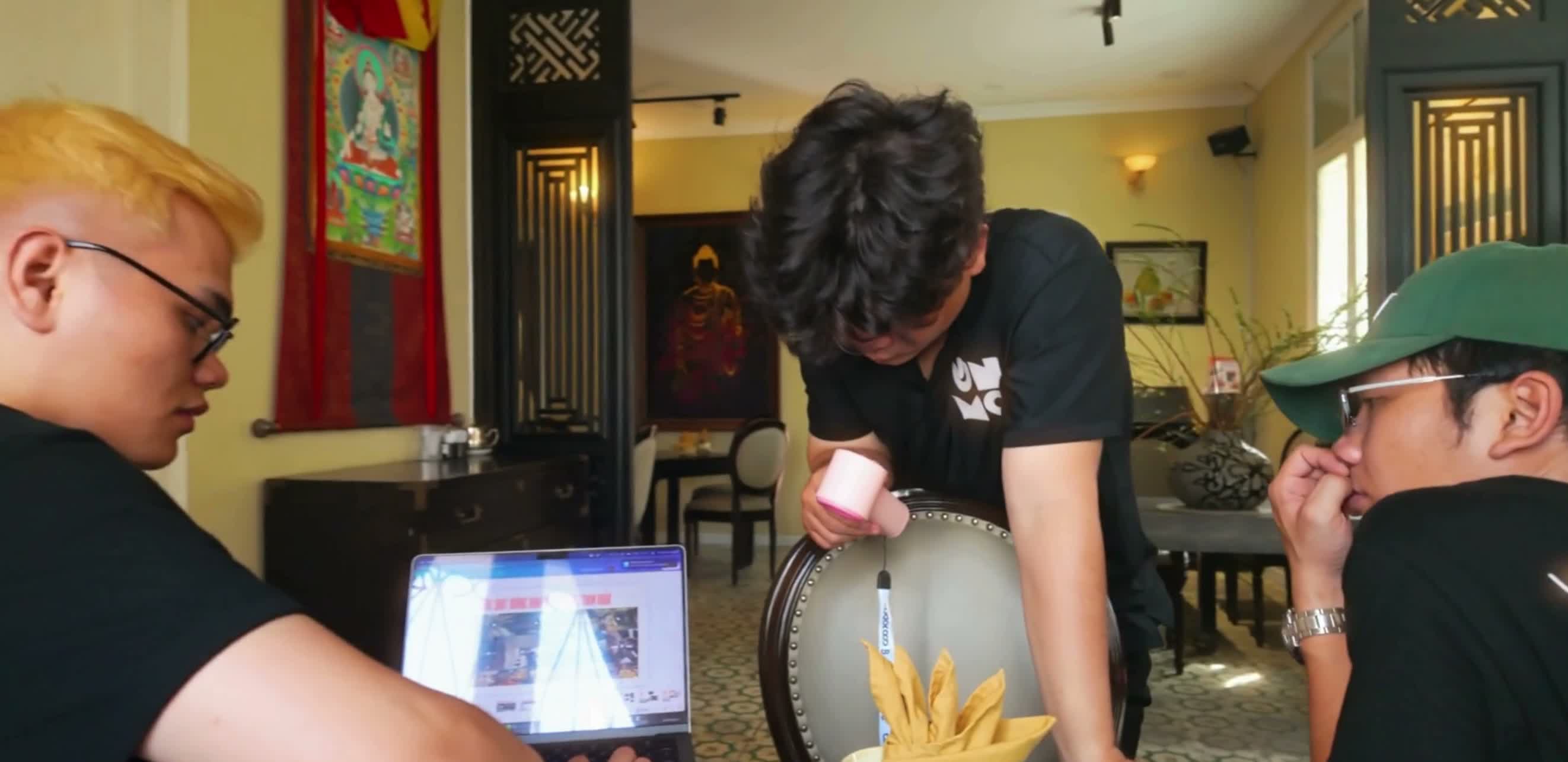 Ẩm Thực Việt Chất — music video clip